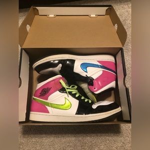 Air Jordan 1 Mid SE 'Cyber Active Fuchsia Men or Women Size 11.5